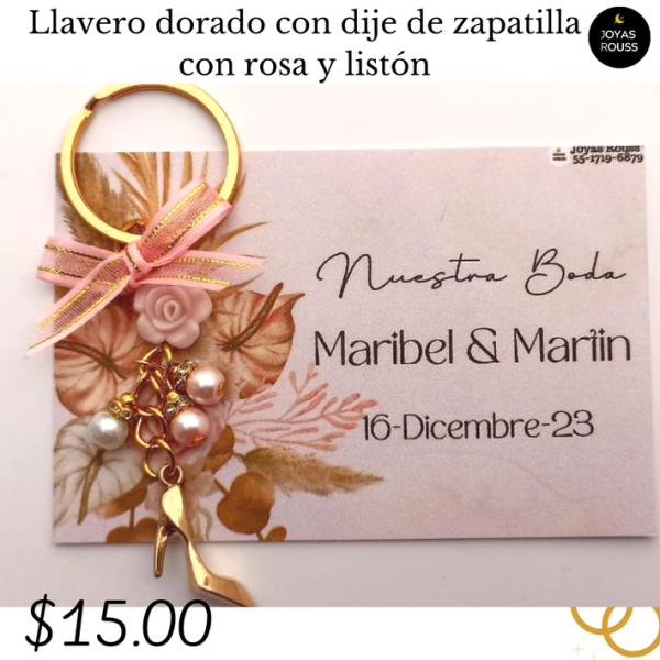 Llavero dorado con rosa y listón