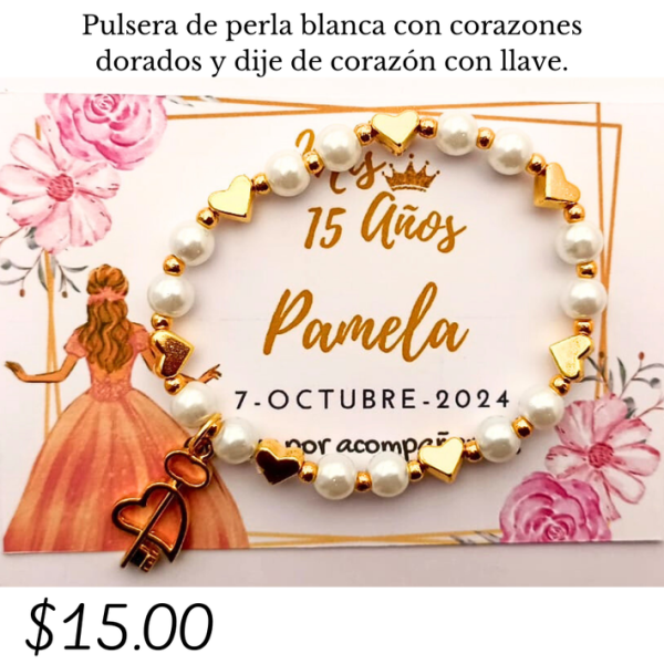 Pulsera de perla blanca con dije de corazón con llave