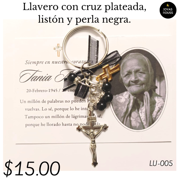 Llavero con cruz plateada